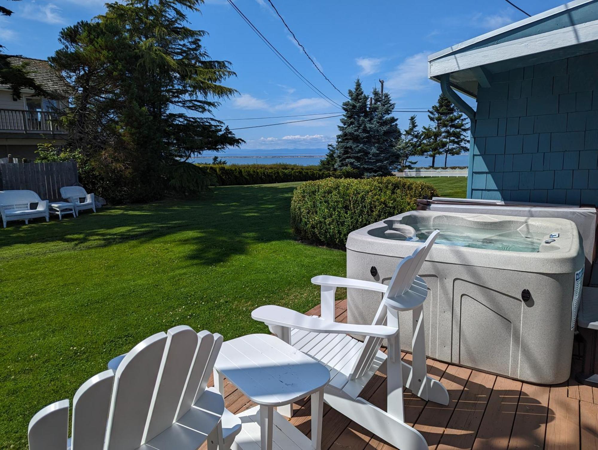 Juan De Fuca Waterfront Hotel & Cottages Скуим Екстериор снимка